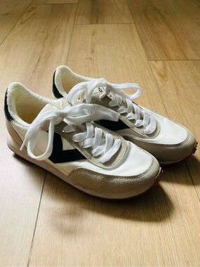 Victoria, Women's Retro Runner Sneakers in White, Black & Tan, Women’s 8.5 (39)